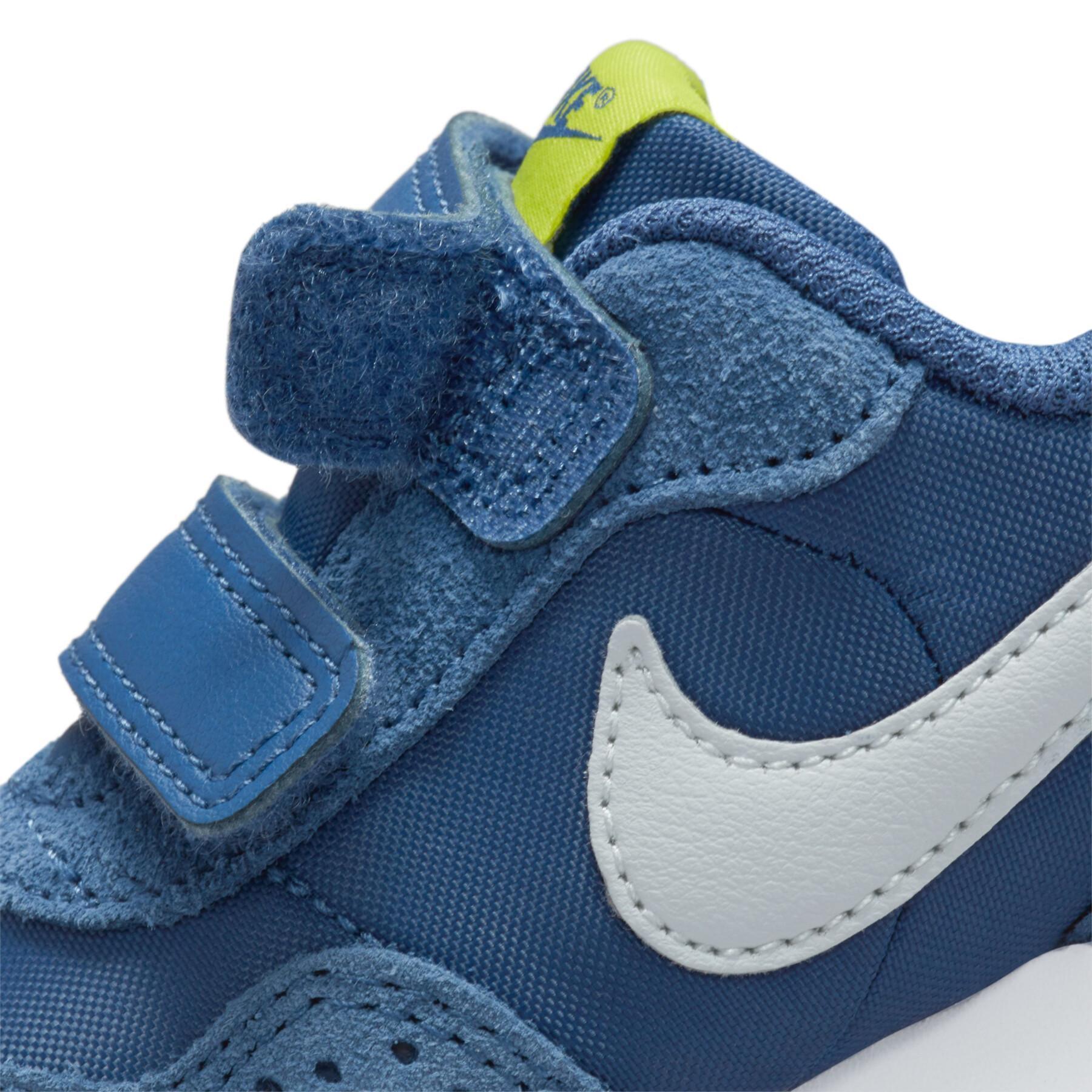 Baby boy trainers Nike Valiant